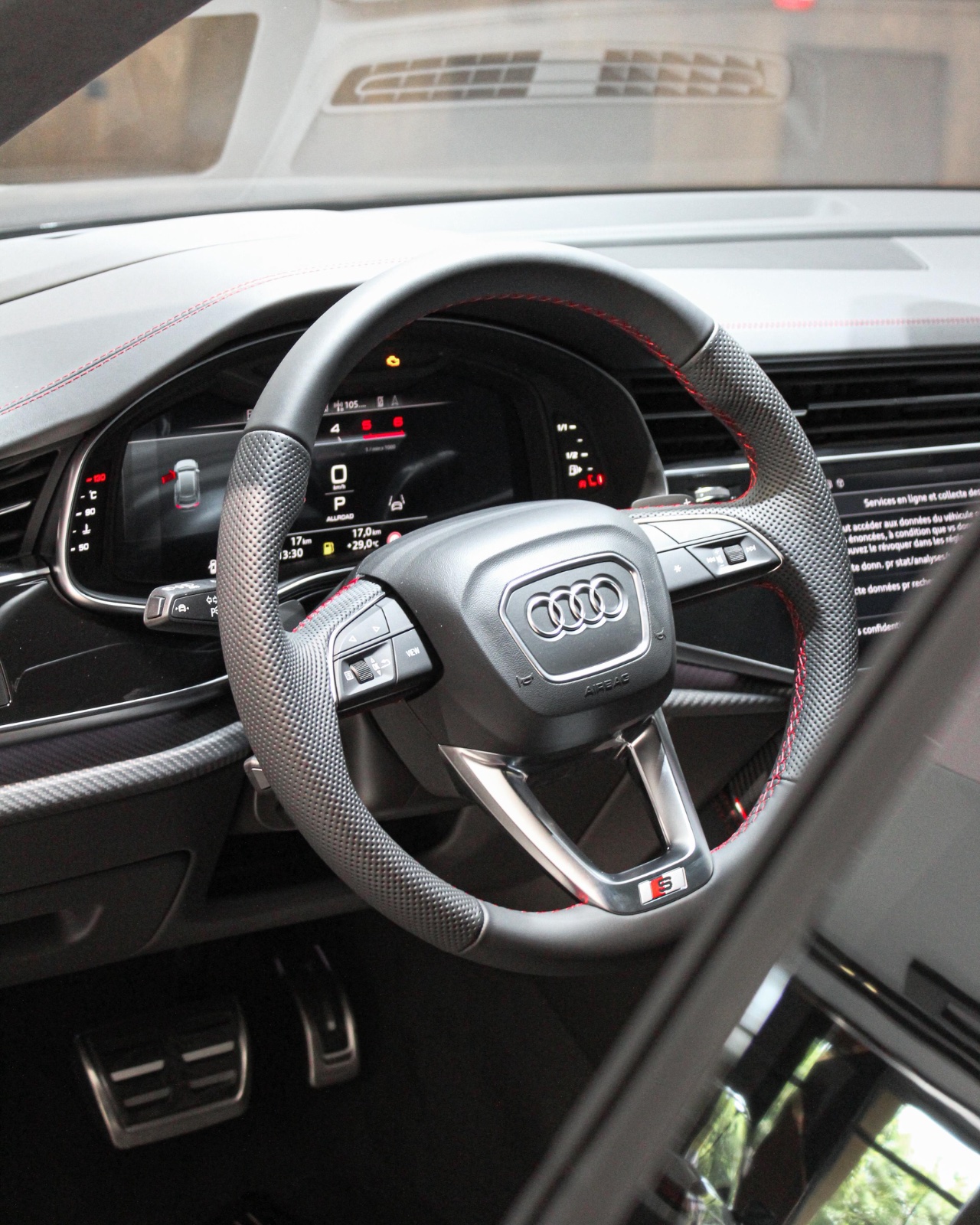 Audi Q8 photo 3