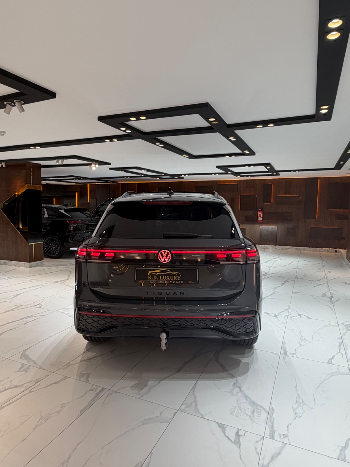 Volkswagen Tiguan R line photo 2