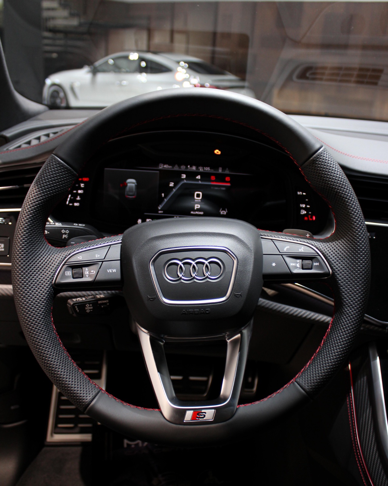 Audi Q8 photo 5
