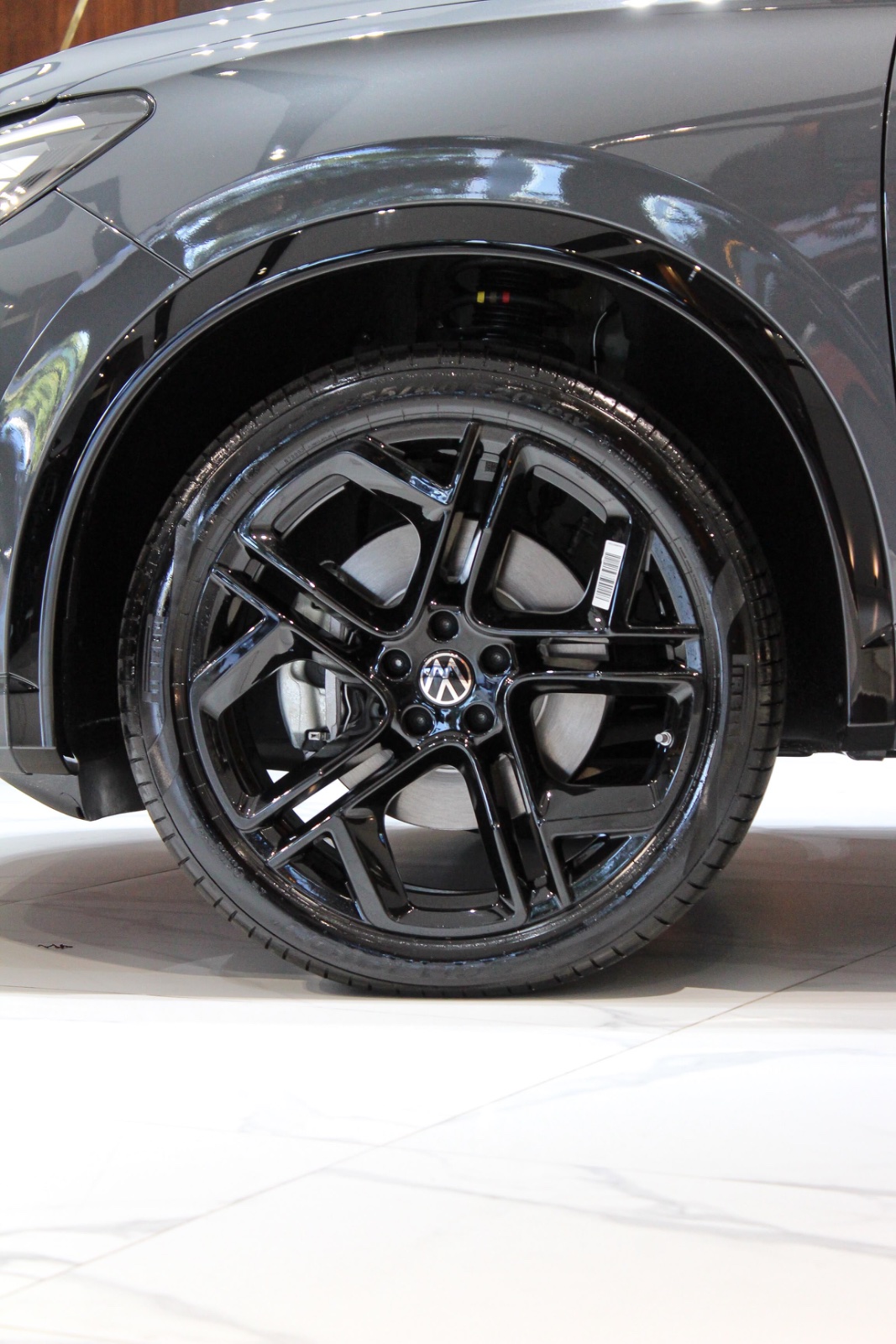 Volkswagen Tiguan R line photo 11