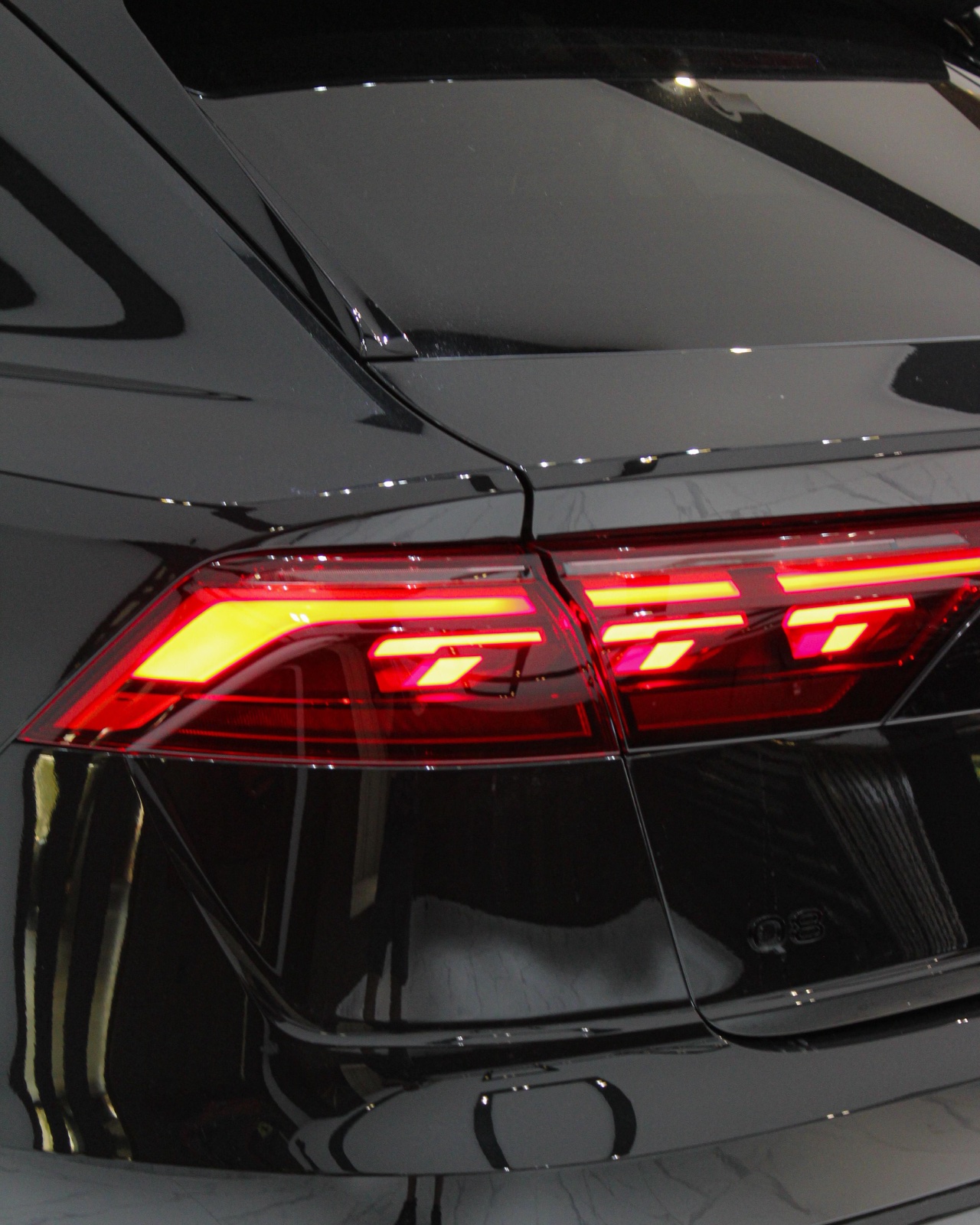 Audi Q8 photo 7