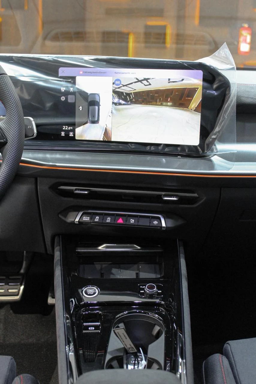 Audi Q8 Coupé S-Line Black Edition photo 17