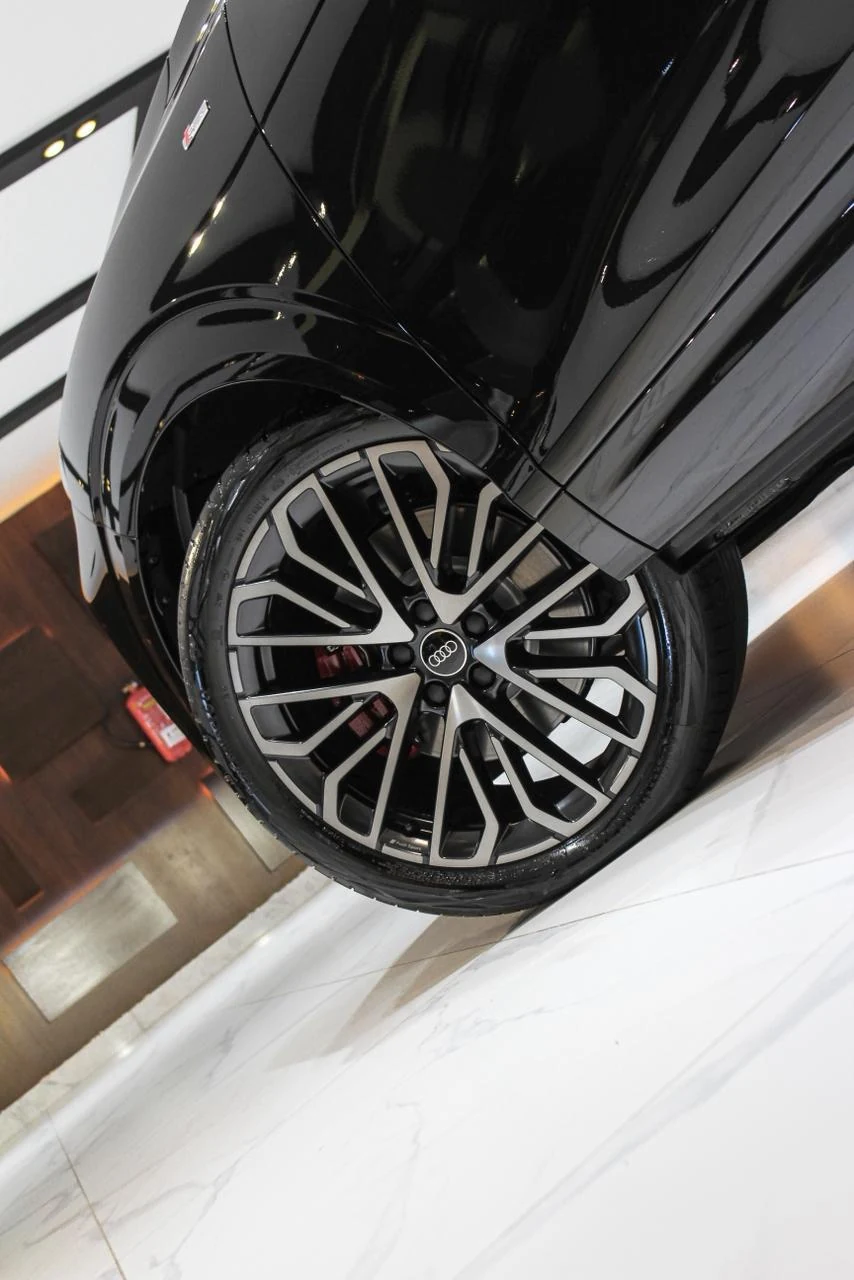 Audi Q8 Coupé S-Line Black Edition photo 9