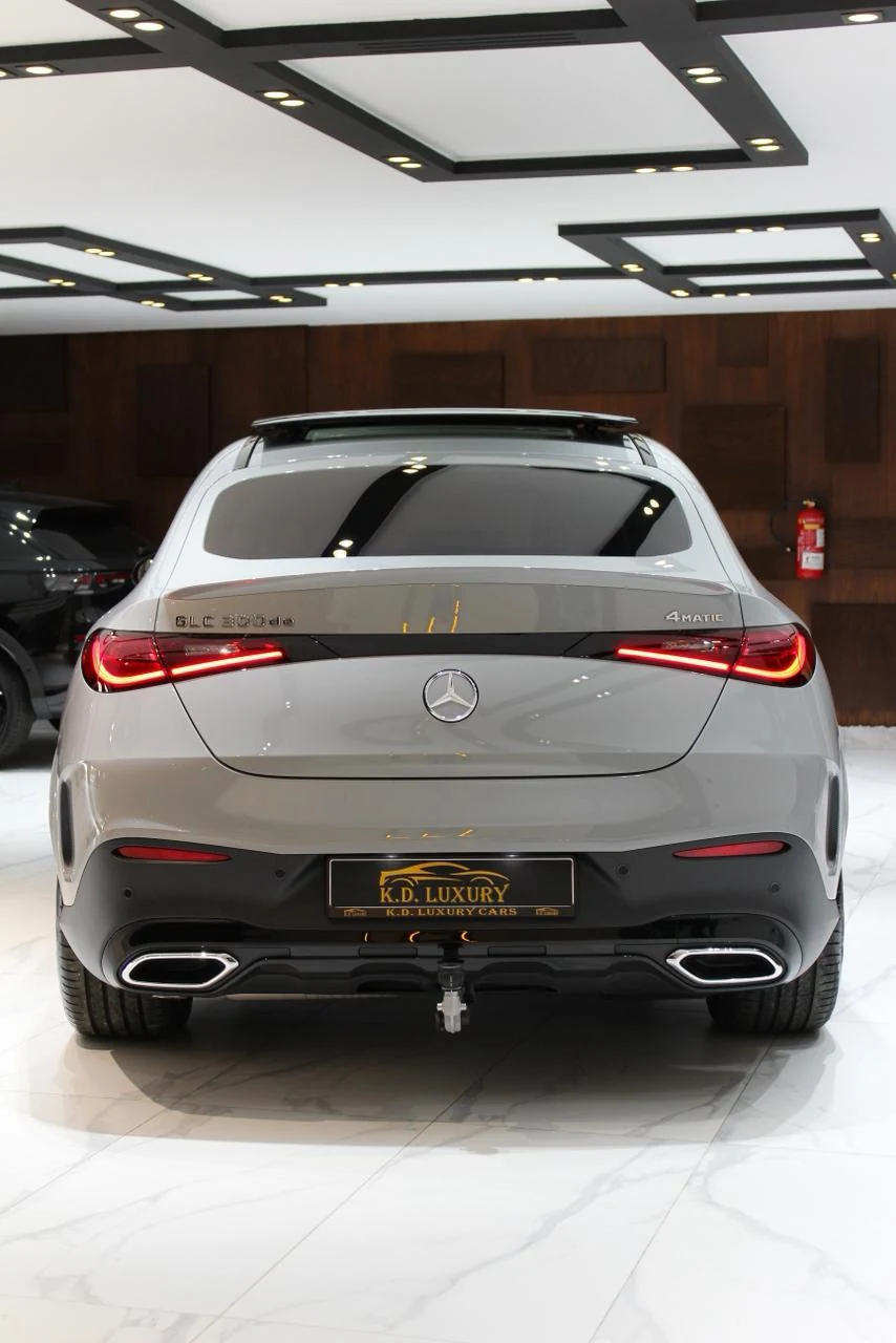 Mercedes-Benz GLC 300 de 4MATIC Coupé AMG Line photo 11