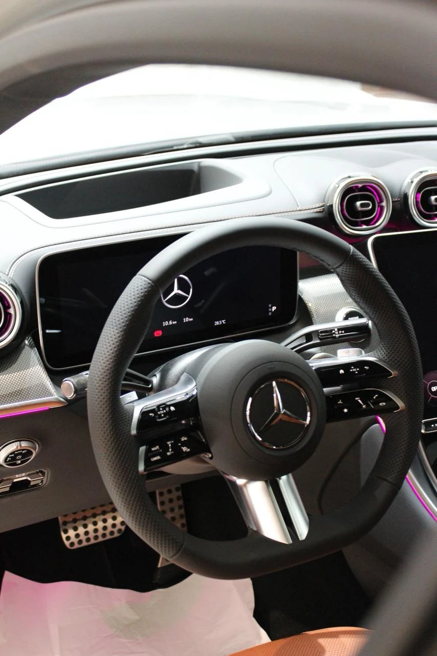Mercedes-Benz GLC 300 de 4MATIC Coupé AMG Line photo 17