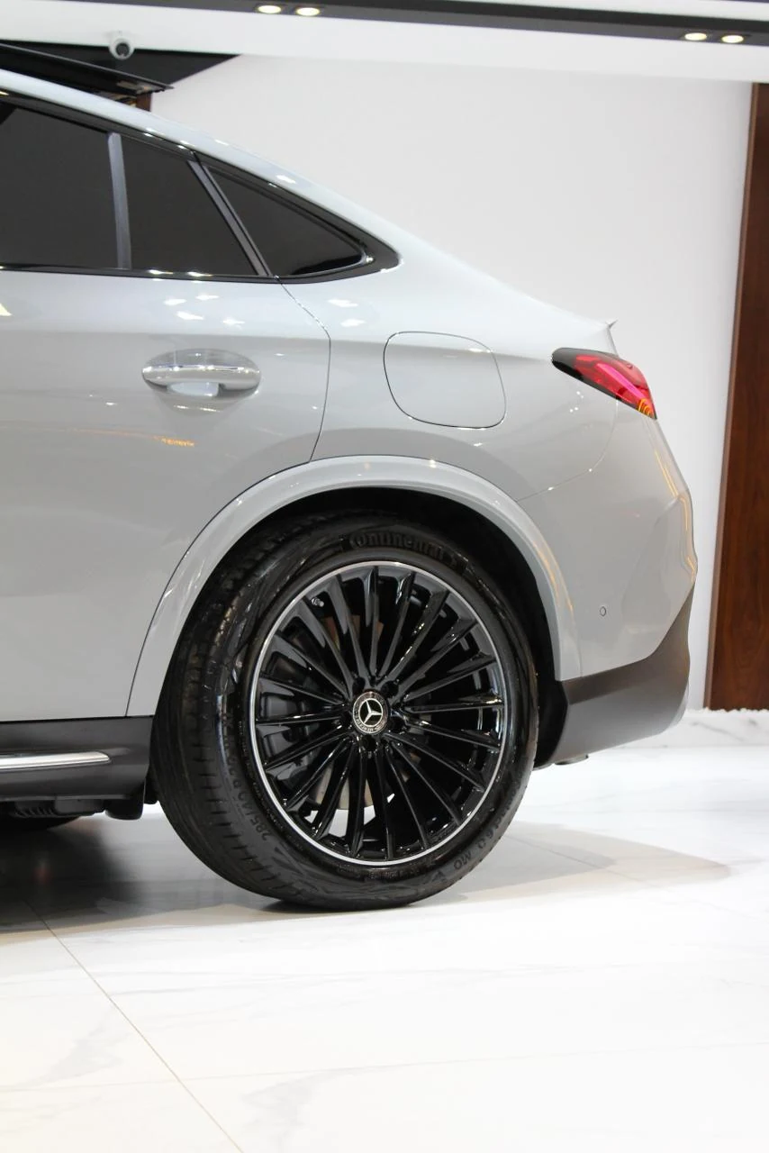 Mercedes-Benz GLC 300 de 4MATIC Coupé AMG Line photo 7