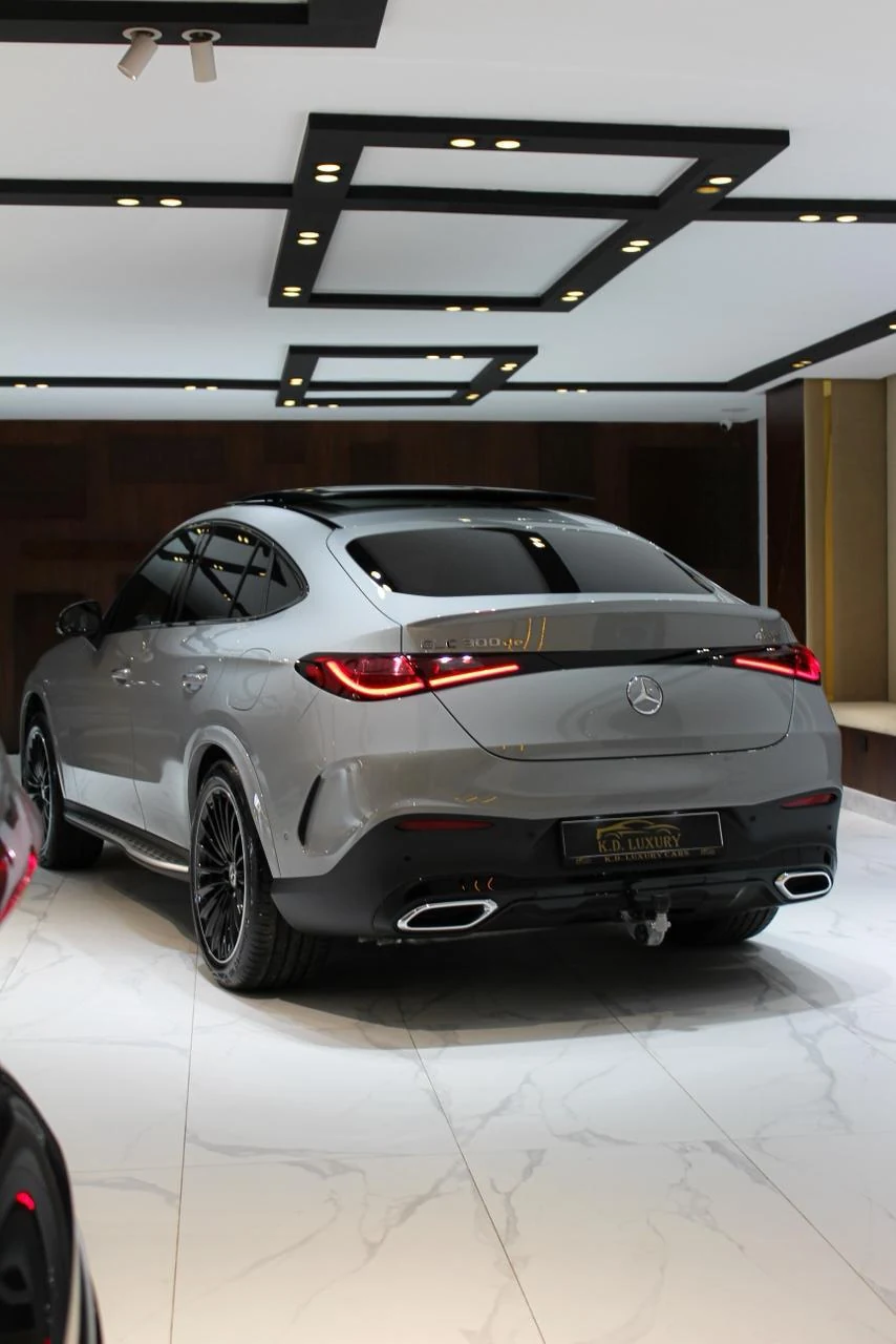 Mercedes-Benz GLC 300 de 4MATIC Coupé AMG Line photo 8