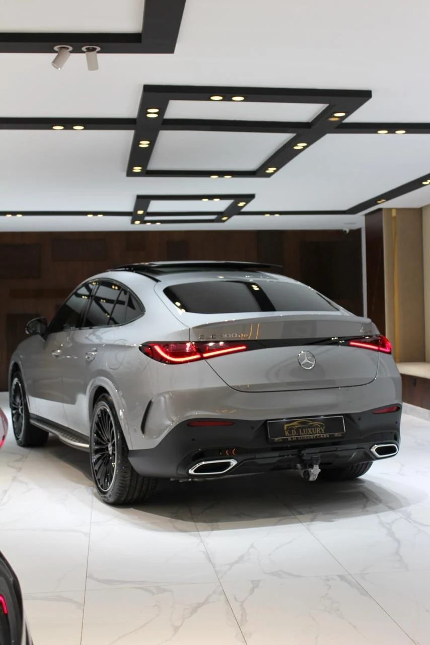 Mercedes-Benz GLC 300 de 4MATIC Coupé AMG Line photo 9