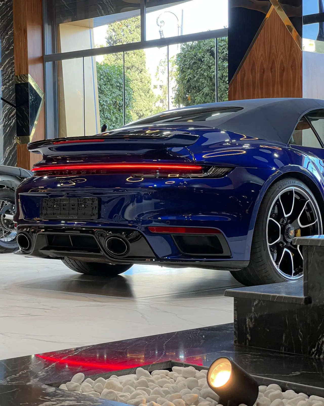 Porsche 911 Turbo S Cabriolet (992) photo 2